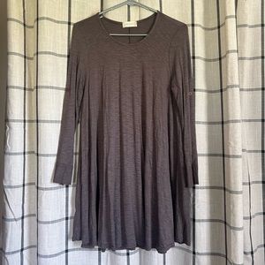 Long sleeve or rolled 1/4 sleeve dress